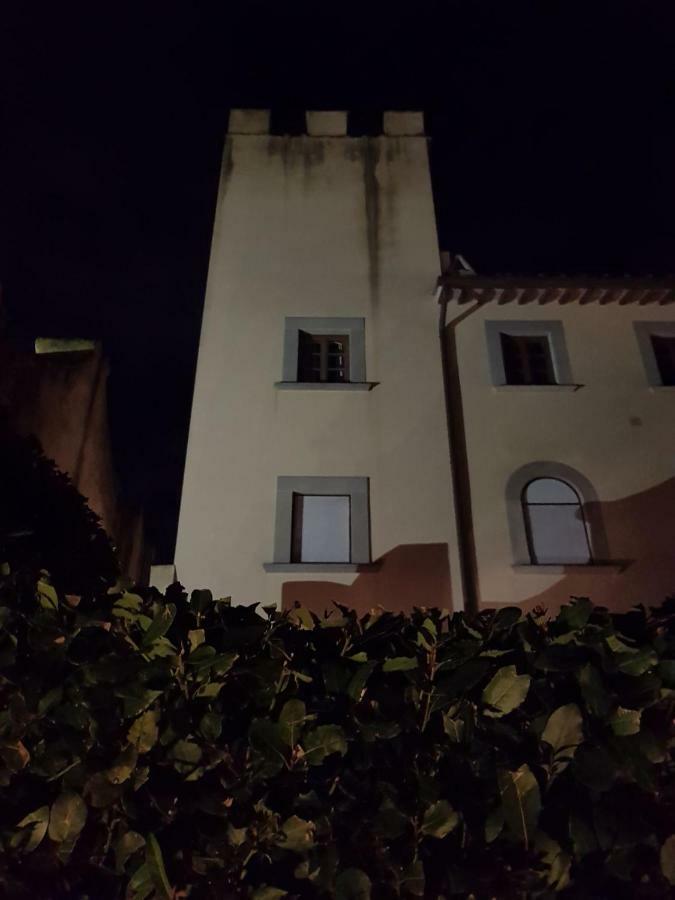 شقة لاسترا أَ سينيا  في Historical Palace In The Heart Of Tuscany المظهر الخارجي الصورة