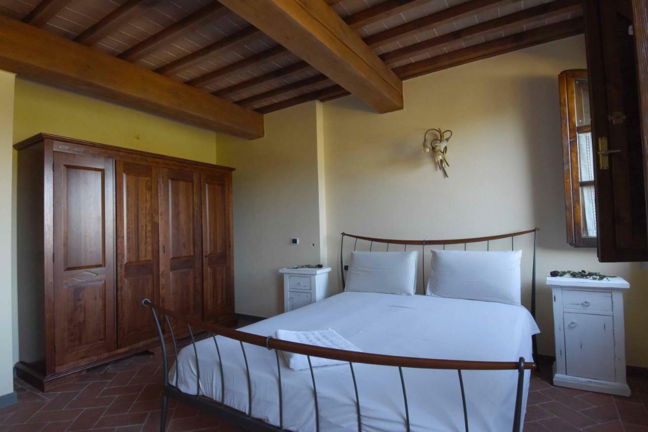 شقة لاسترا أَ سينيا  في Historical Palace In The Heart Of Tuscany المظهر الخارجي الصورة